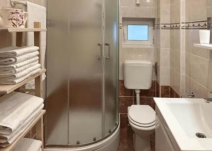 Apartamento Beautiful In With Wifi