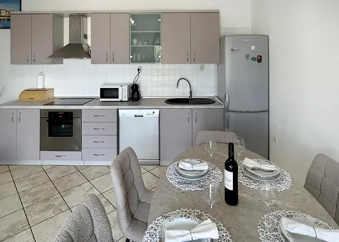 Beautiful In With Wifi Apartman Primosten